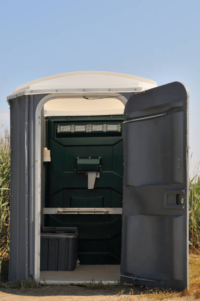 Best Portable restroom trailer rental  in Dyersville, IA
